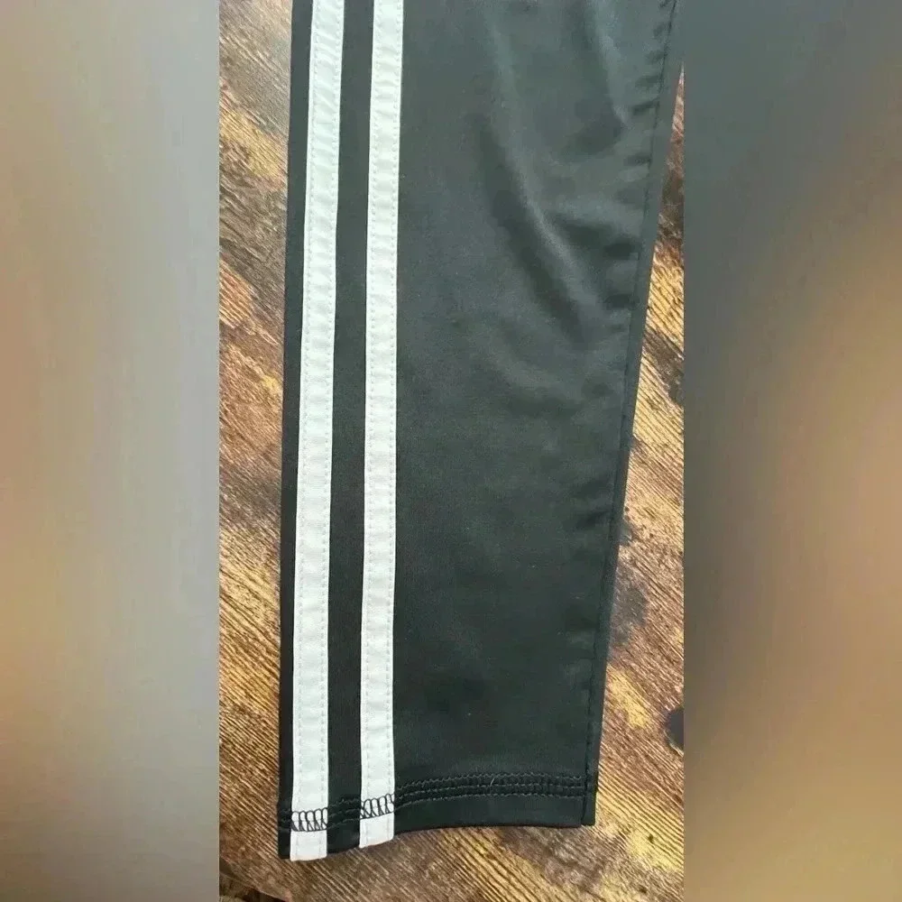 ADIDAS | youth girls AEROREADY leggings. Size: M (10/12).